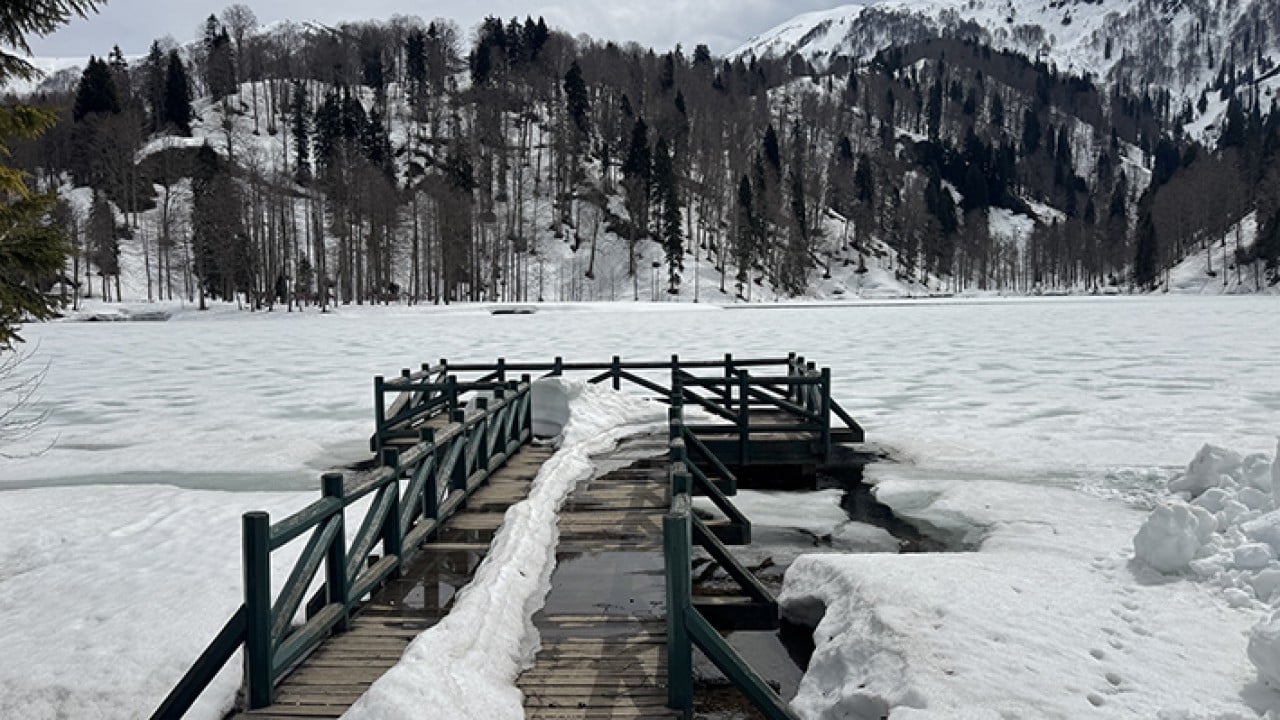 Foto - Doğa harikası Karagöl kış uykusundan uyandı
