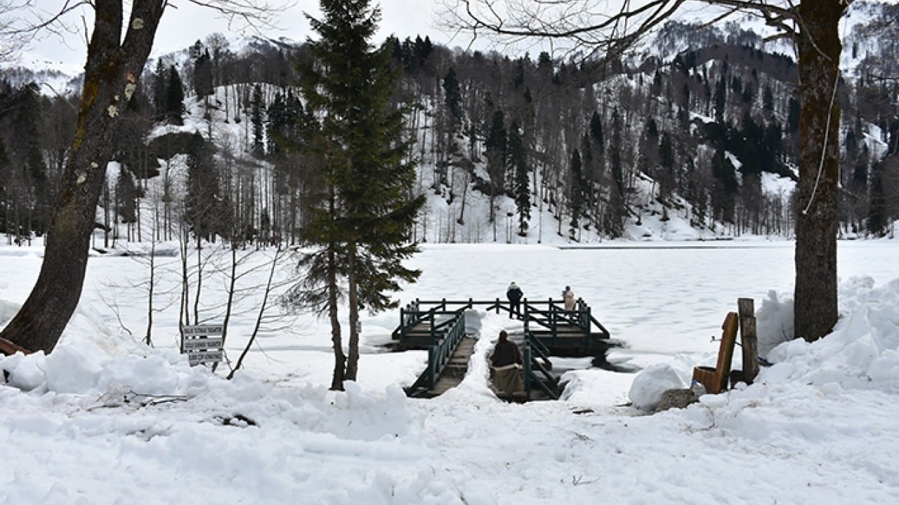 Foto - Doğa harikası Karagöl kış uykusundan uyandı