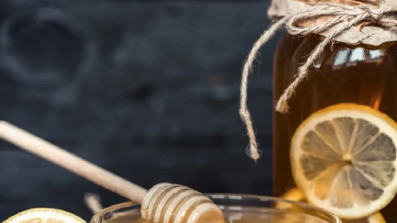 Foto - Doğal içeriklerle yapılan kürler... Cilt lekelerine sağlıklı çözüm: Limon ve bal