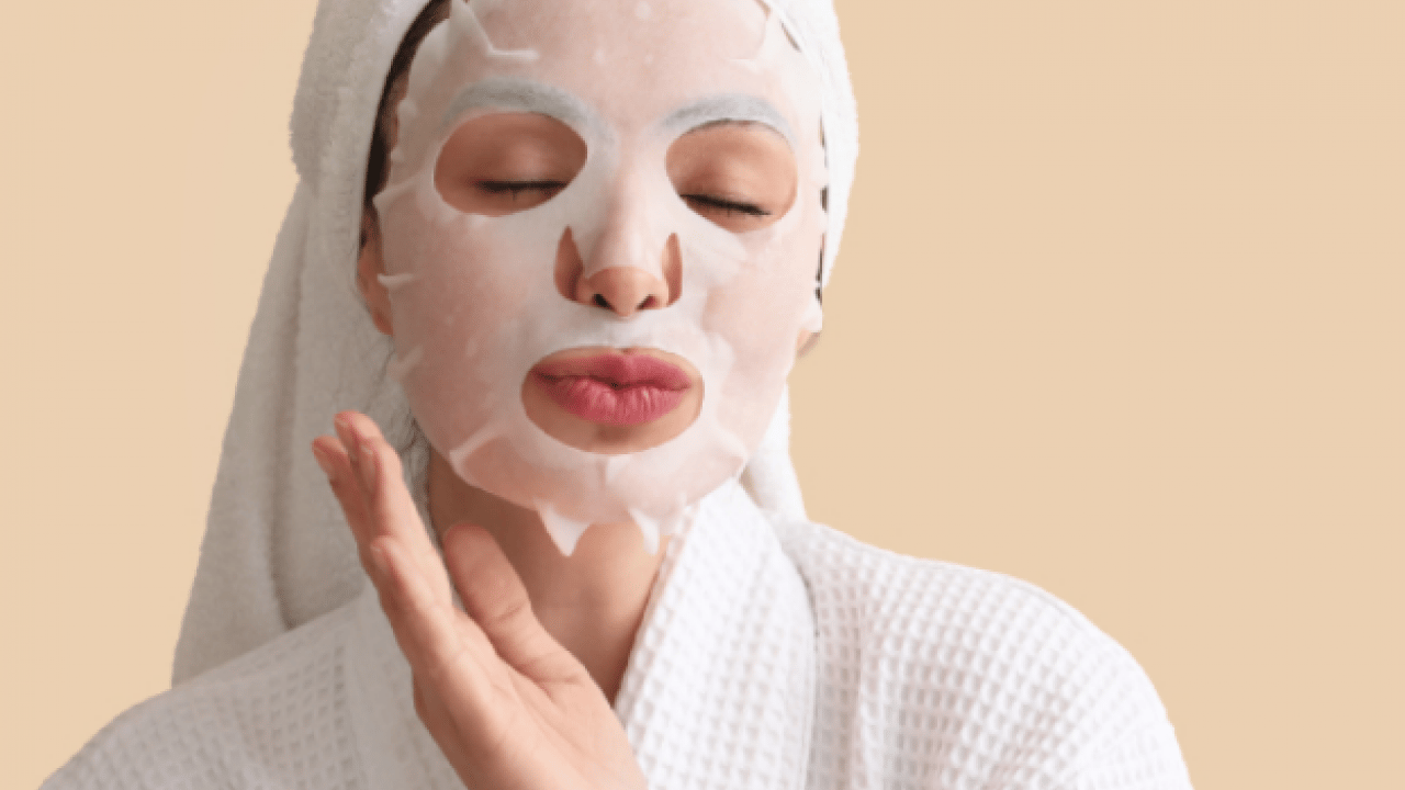 Foto - Doğal ışıltısını her gün koruyor! Kadınlarda günlük yüz bakımı önemli! Güzellik trendi: Su bazlı...