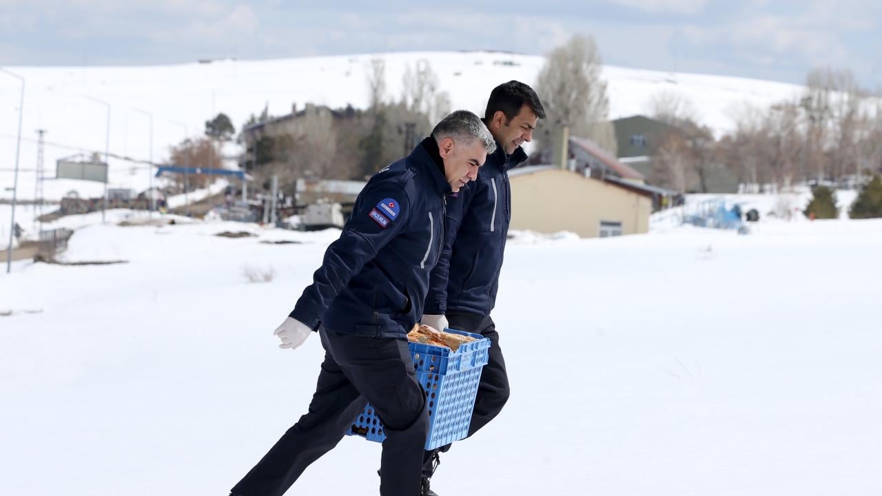 Foto - ‘Doğaya Şefkat Eli Projesi’ ile hem israfı önlüyorlar hem de yaban hayvanlarını besliyorlar