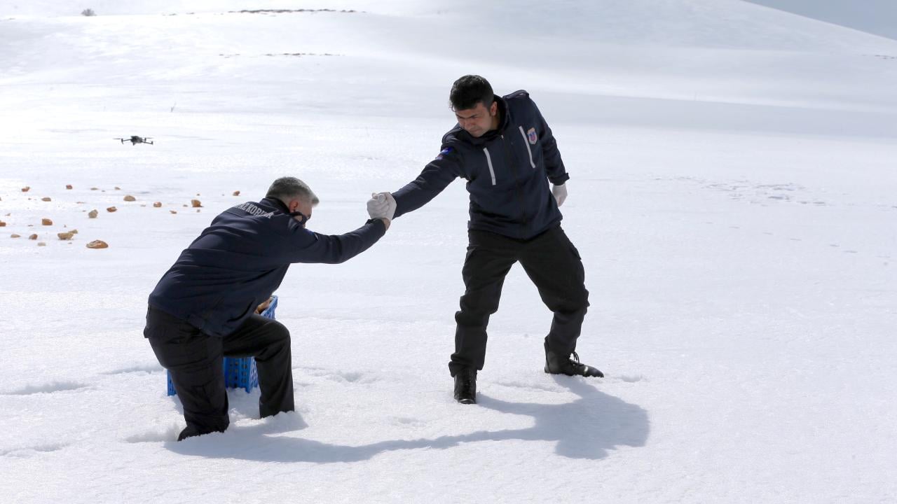 Foto - ‘Doğaya Şefkat Eli Projesi’ ile hem israfı önlüyorlar hem de yaban hayvanlarını besliyorlar
