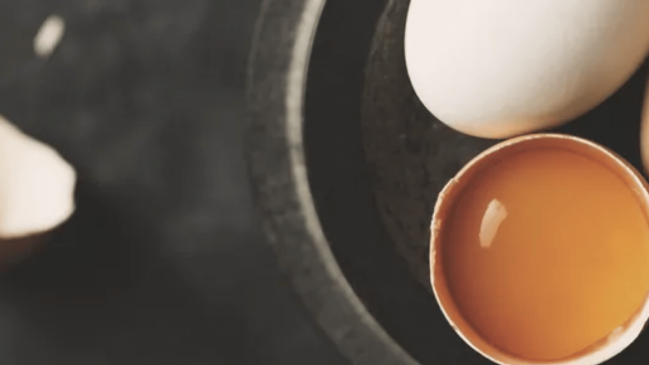 Foto - Doğru içeriklerin düzenli kullanımıyla... Tek damlası köklere etki ederek anında gürleştiriyor...