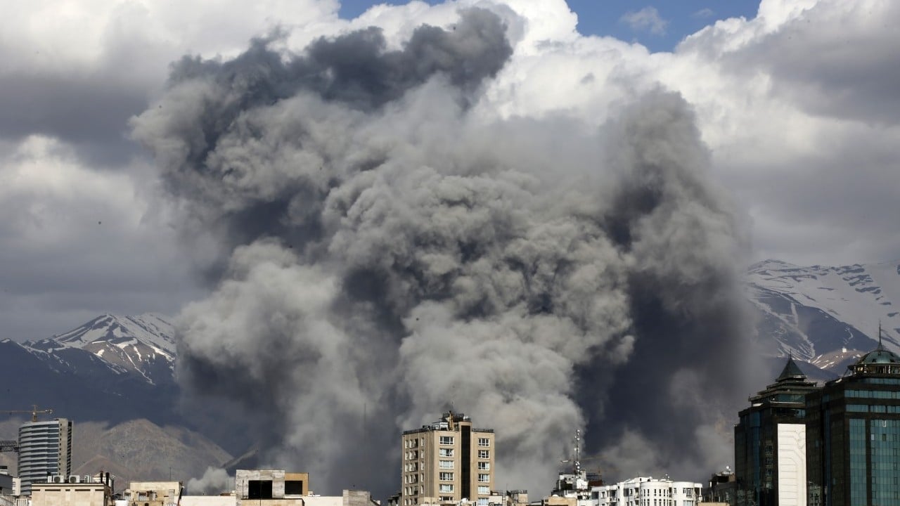 Foto - Doğu Asya ülkesinden artan gerilim nedeniyle İran için sürpriz karar!