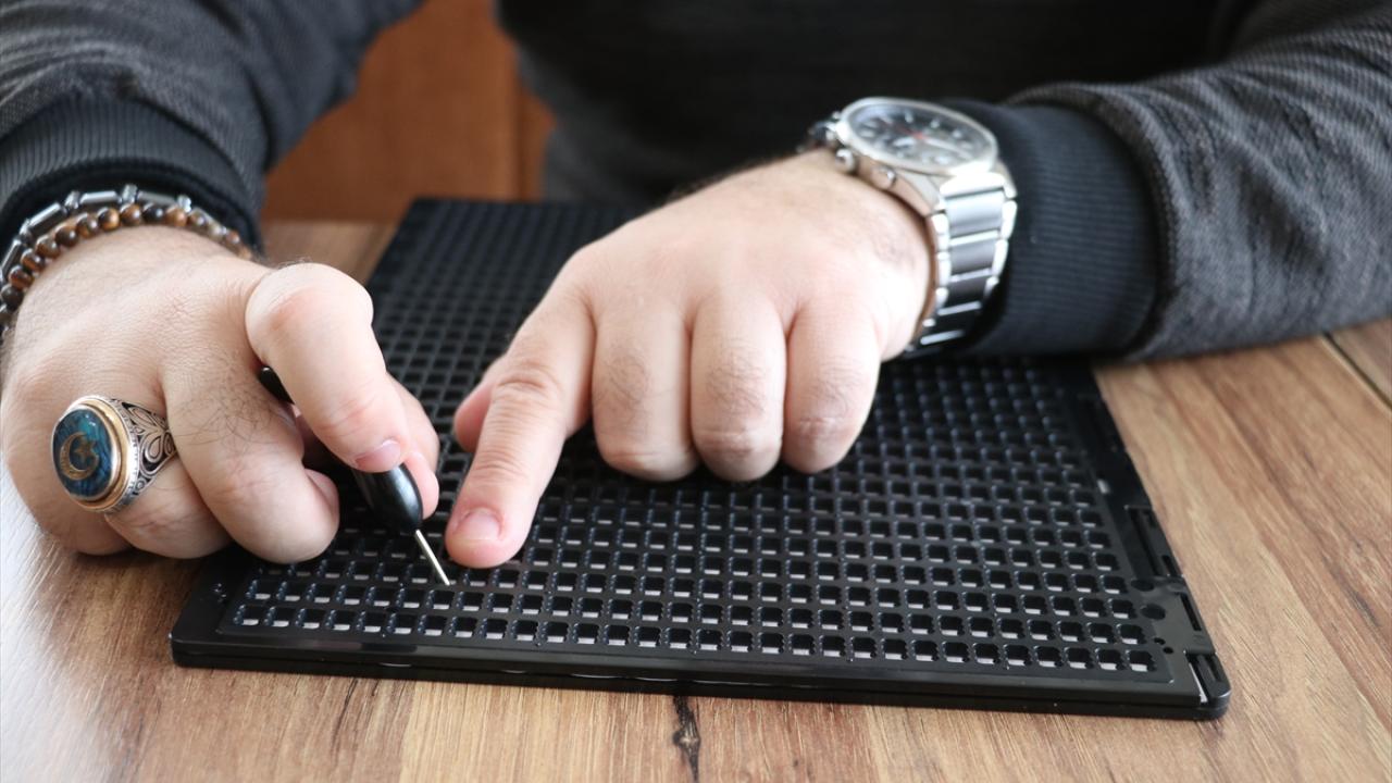 Foto - Doğuştan görme engelli Mahmut Terzi, Kur'an-ı Kerim'i işte böyle ezberledi