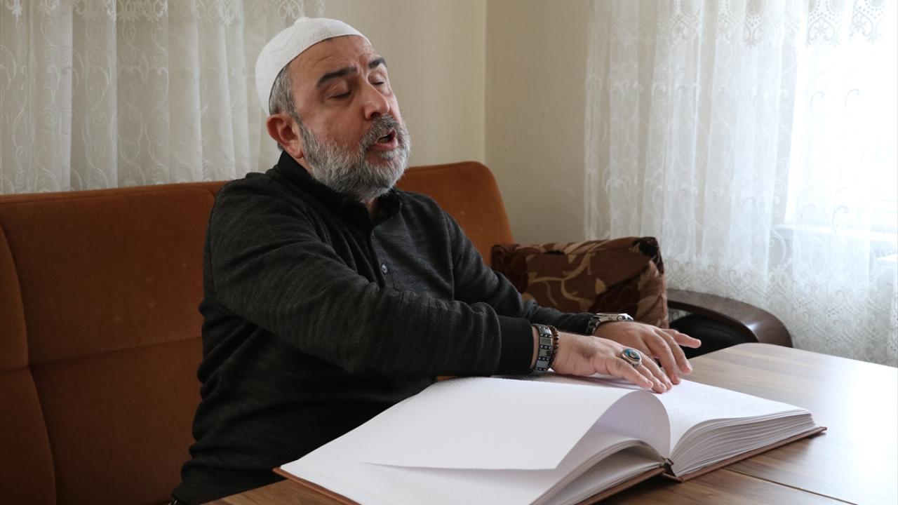 Foto - Doğuştan görme engelli Mahmut Terzi, Kur'an-ı Kerim'i işte böyle ezberledi