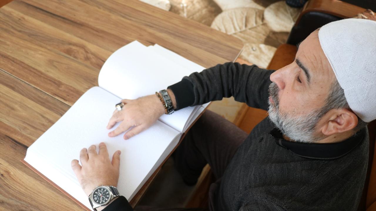 Foto - Doğuştan görme engelli Mahmut Terzi, Kur'an-ı Kerim'i işte böyle ezberledi