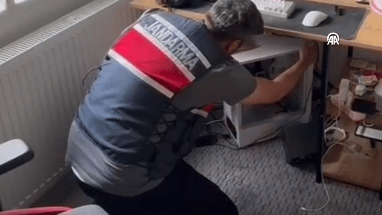 Foto - Dolandırıcı ve bahisçilere 9 ilde operasyon! 36 şüpheli tutuklandı