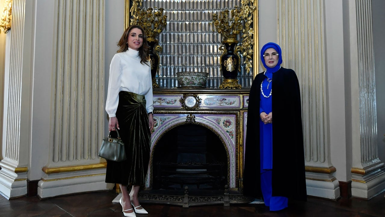Foto - Dolmabahçe’de dikkat çeken buluşma! Emine Erdoğan, Ürdün Kraliçesi Rania’yı ağırladı