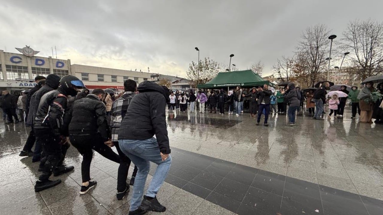 Foto - Dolu altında horon teptiler