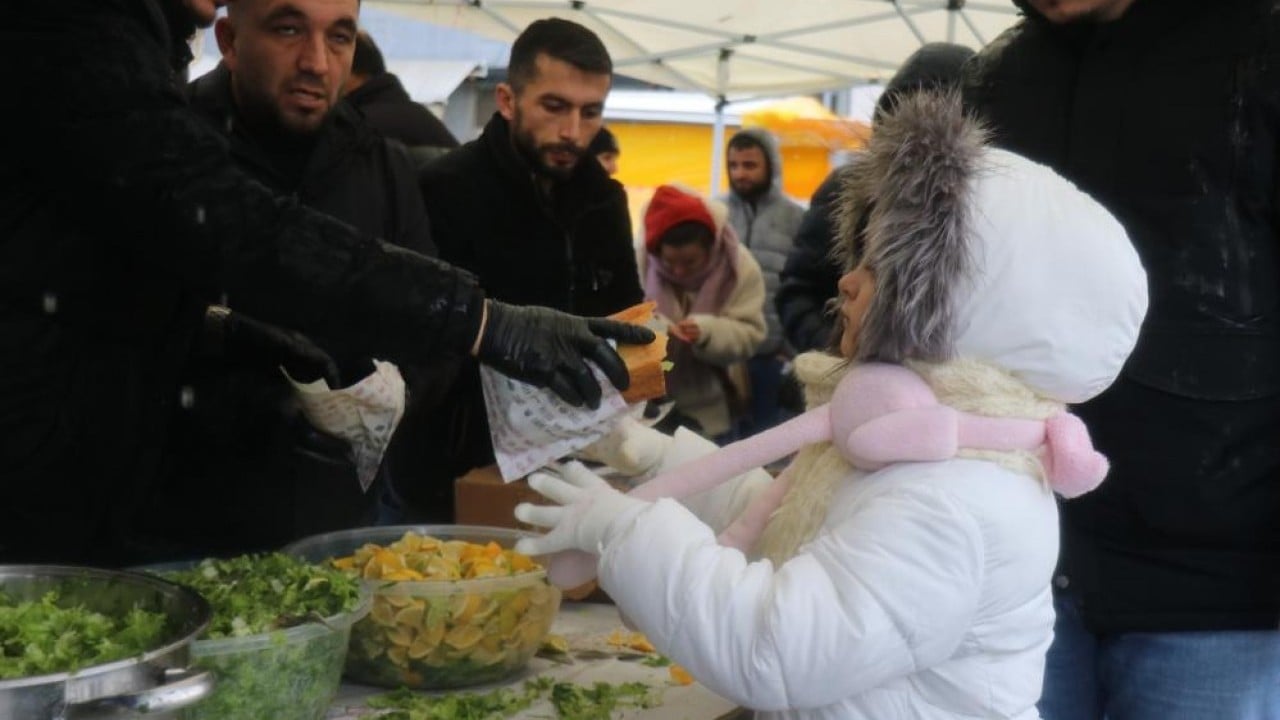 Foto - Dolu altında horon teptiler