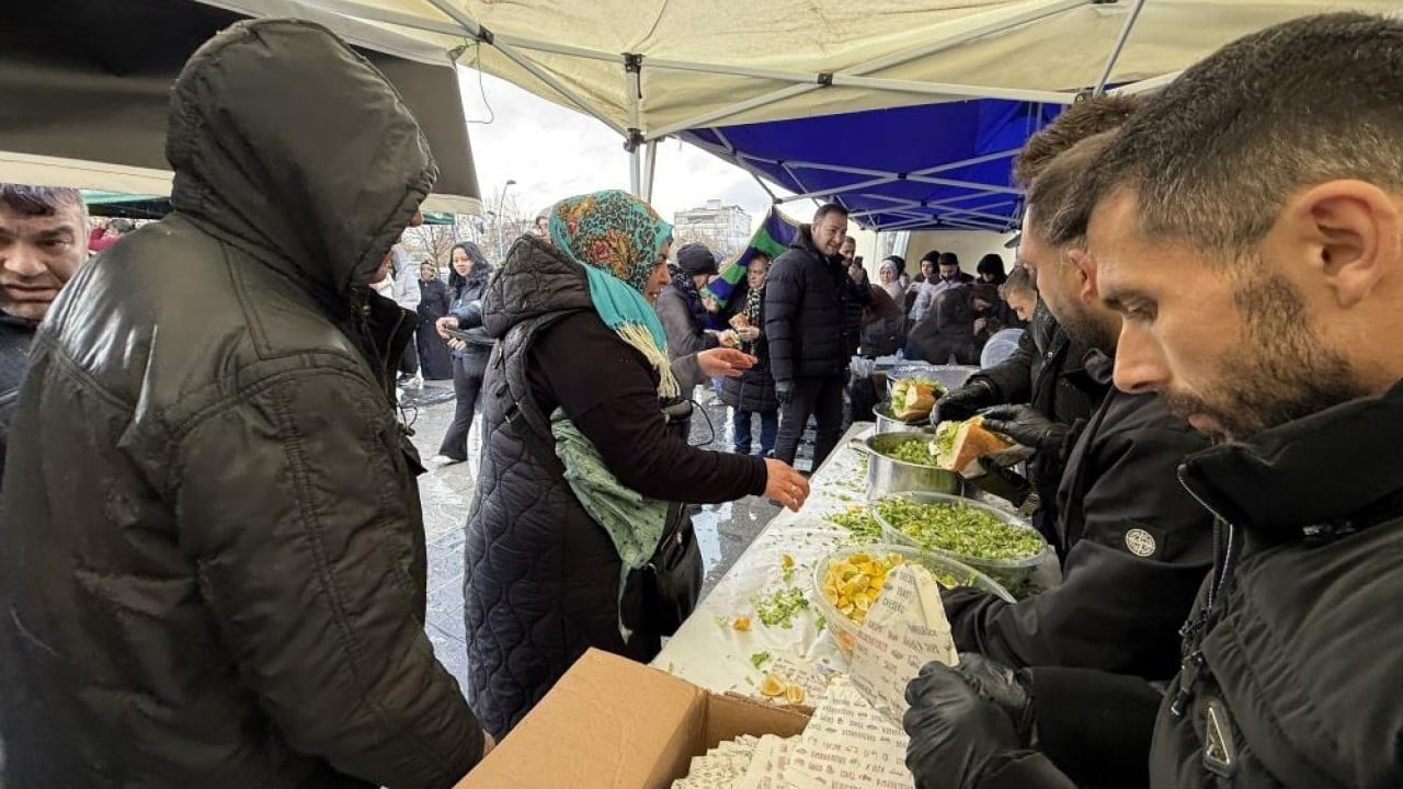 Foto - Dolu altında horon teptiler