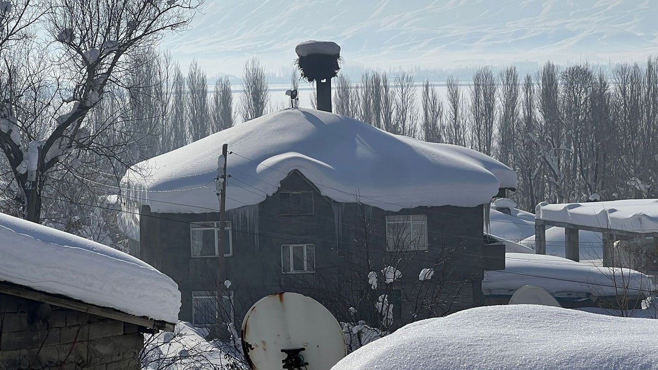 Foto - Donarak ölmek üzereydi! Yüksekova’dan yürek ısıtan görüntü
