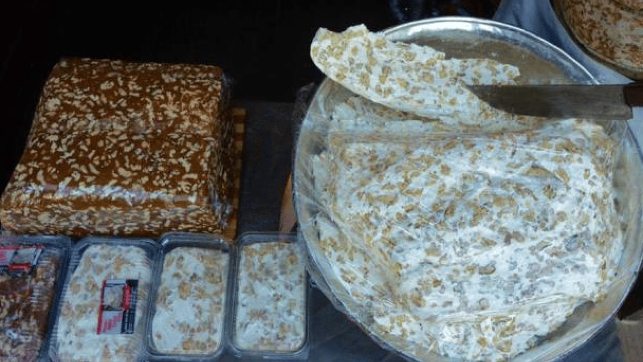 Dondurucu soğuklara karşı yöresel kalkan: Cevizli helva kışın üşütmüyor