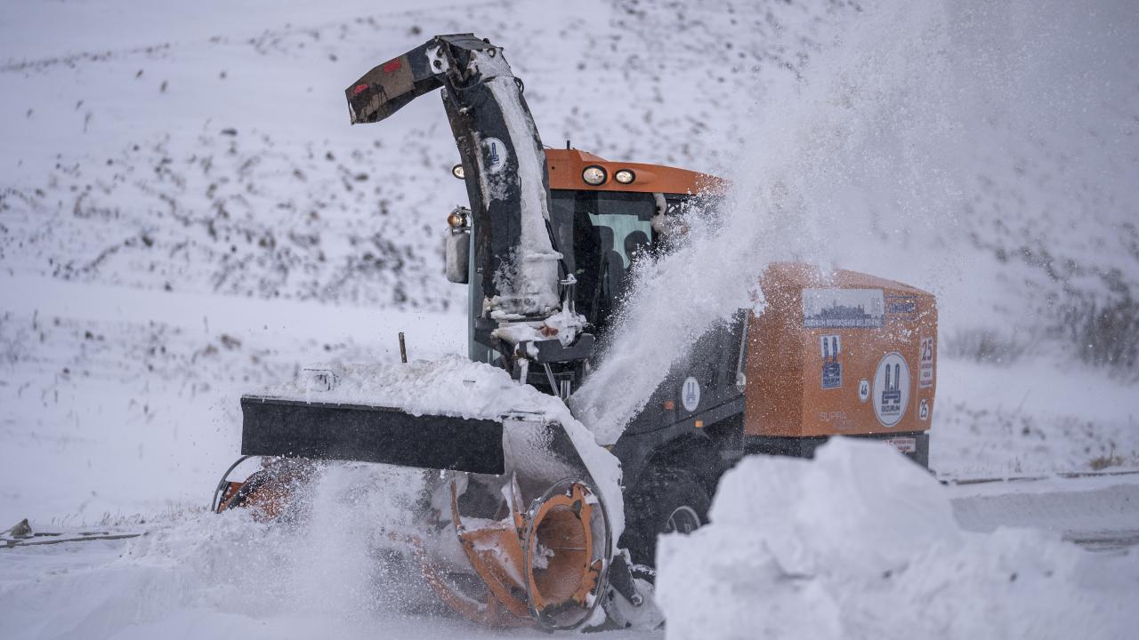 Foto - Dondurucu soğukta kar mesaisi! Gece gündüz görev yapıyorlar