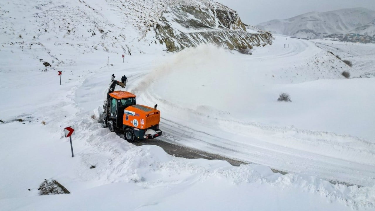 Foto - Dondurucu soğukta kar mesaisi! Gece gündüz görev yapıyorlar