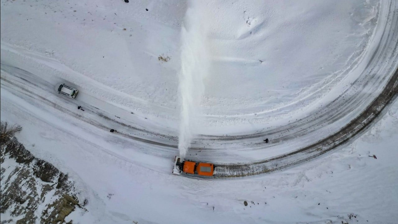Foto - Dondurucu soğukta kar mesaisi! Gece gündüz görev yapıyorlar