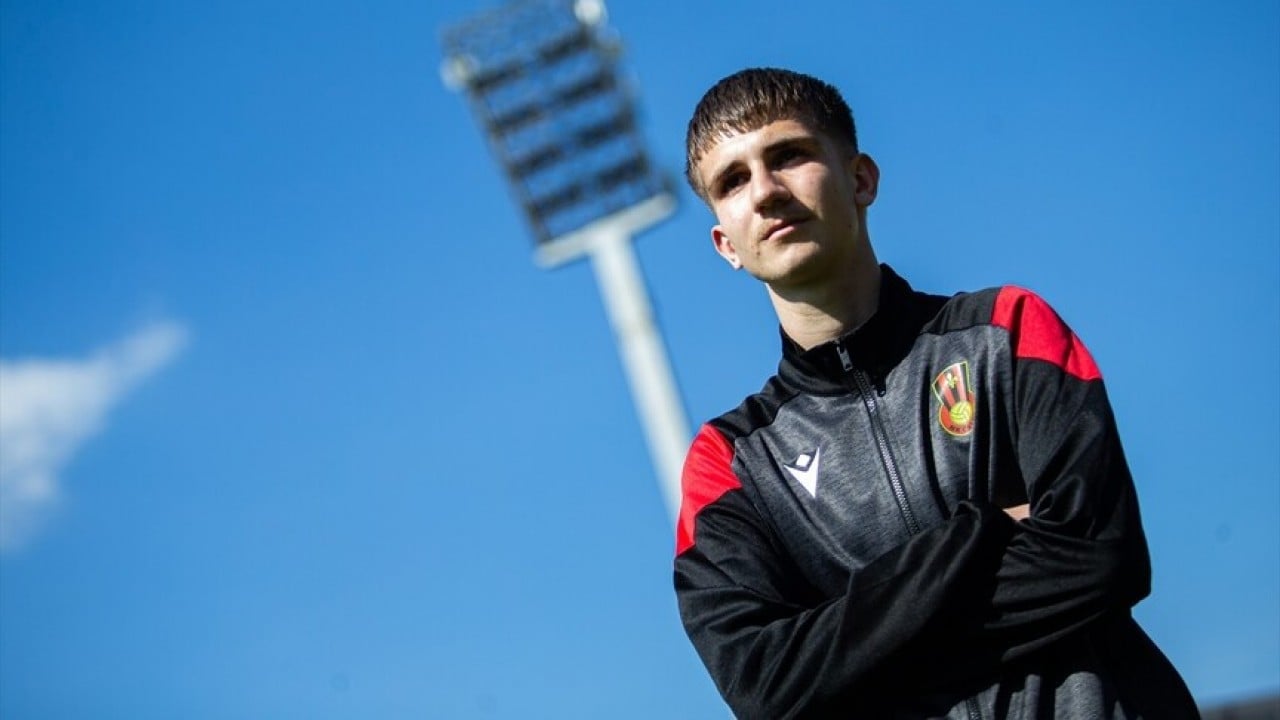 Foto - Donnarumma'nın notlarını çaldı! Bosna Hersek'te kahraman ilan edildi