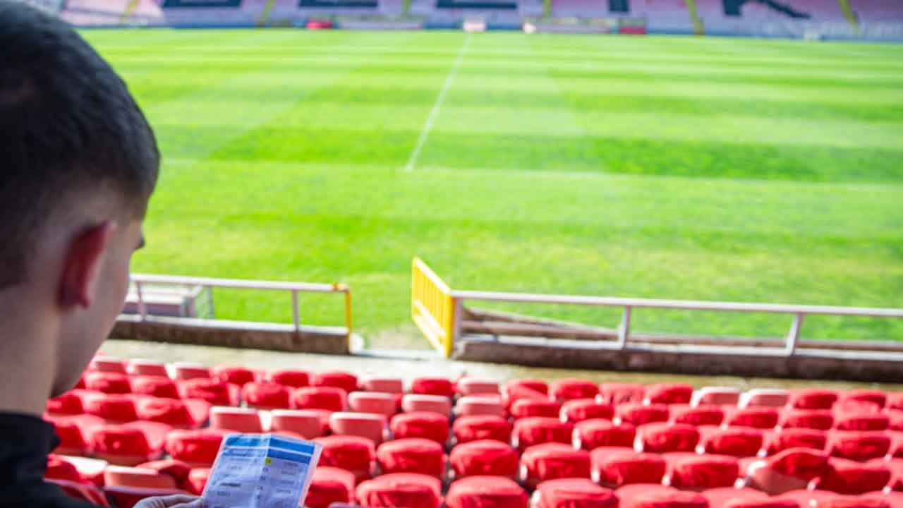 Foto - Donnarumma'nın notlarını çaldı! Bosna Hersek'te kahraman ilan edildi