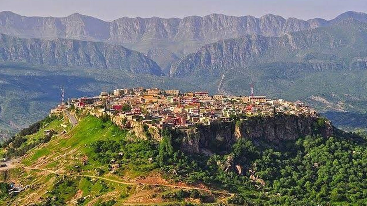 Foto - Dört bir yanı uçurum ama dünyanın en huzurlu yeri! 100 yıldır tek bir cinayet bile işlenmedi!