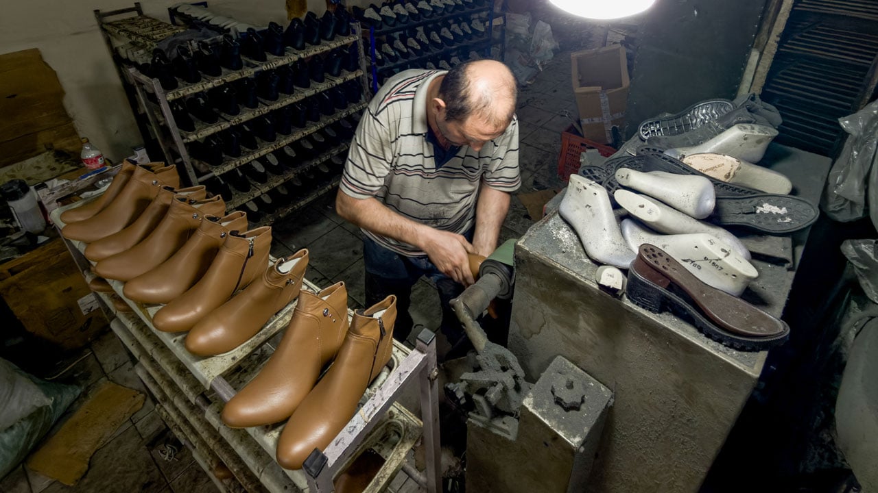 Foto - Dört kuşak ayakkabıcılık, dijitale taşındı! Ödemiş’ten dünyaya açılan marka
