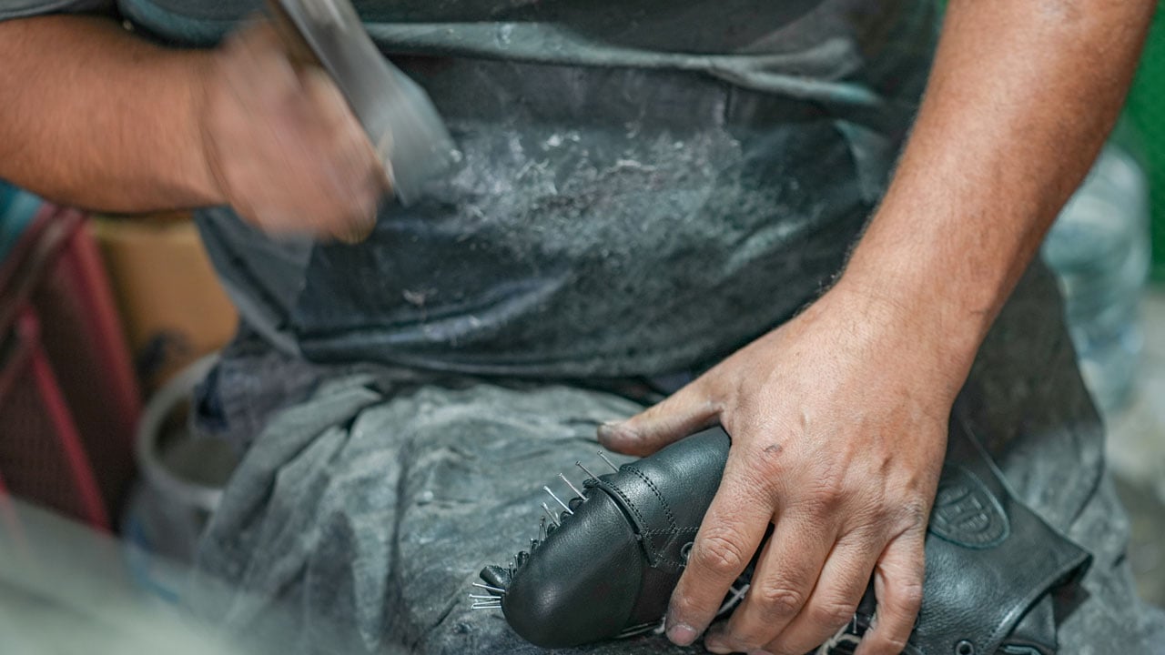 Foto - Dört kuşak ayakkabıcılık, dijitale taşındı! Ödemiş’ten dünyaya açılan marka