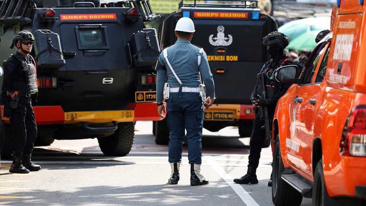 Foto - Dost ve kardeş ülkede cuma namazında patlama! Onlarca yaralı var