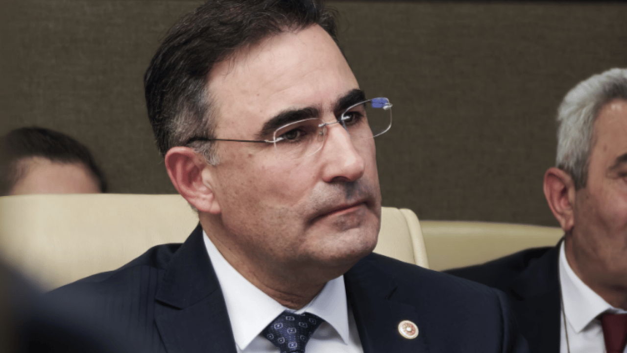 Foto - Dr. Arslan’dan Dijital Tehlike Uyarısı: Yüzme Bilmeyen Çocuğu Okyanusa Salmak Gibi