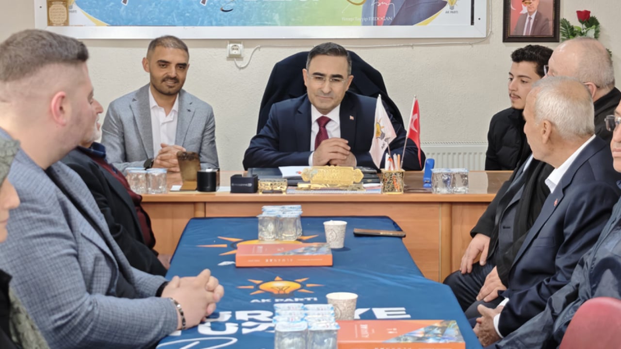 Foto - Dr. Hasan Arslan ilçe bayramlaşmalarında teşkilatlarla buluştu