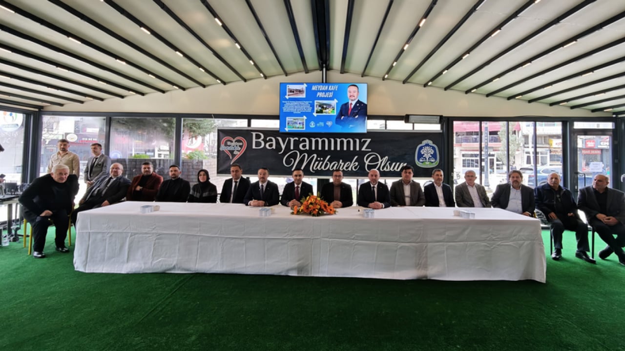 Foto - Dr. Hasan Arslan ilçe bayramlaşmalarında teşkilatlarla buluştu