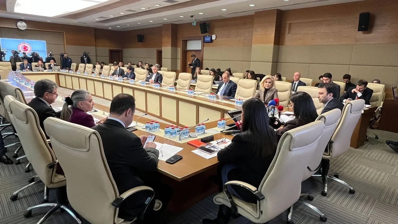 Dudak uçuklatan provokatif paylaşımlar: Suça sürüklenen çocuklar masada! İlgili sunumu yaptılar! O mesaj