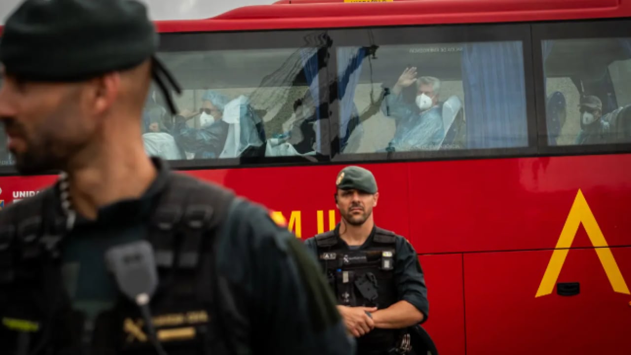 Foto - Dünya alarma geçti! O ülkede vaka sayıları artmaya başladı!