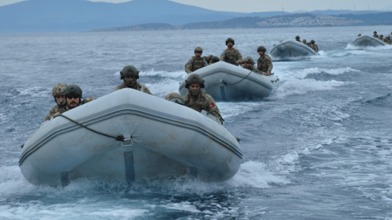 Foto - Dünya bu görüntüleri konuşuyor! EFES-2026’da tarihi an: Doğu ve Batı unsurları sahada buluştu