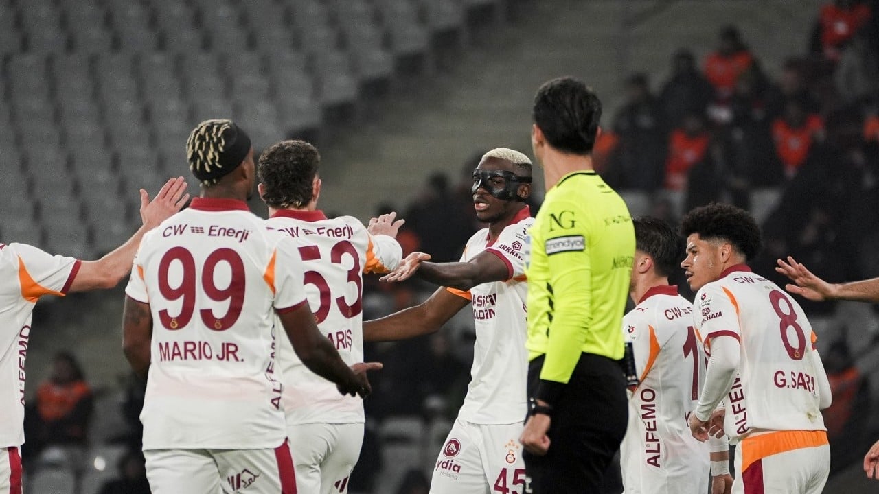 Foto - Dünya devi Barcelona'da sil baştan: Galatasaray'ın makinası Victor Osimhen için 5 feda!
