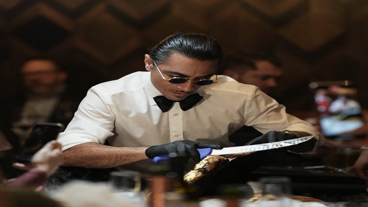 Foto - Dünya fenomeni Nusret’ten rezalet! Kadın çalışanlara yaptıkları mide bulandırdı