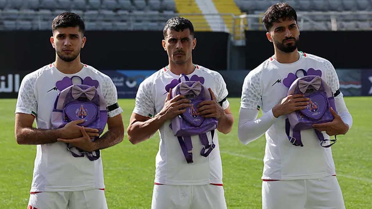 Foto - Dünya Kupası katılan İranlı futbolcuların yakalarındaki ''168'' detayı dikkat çekti