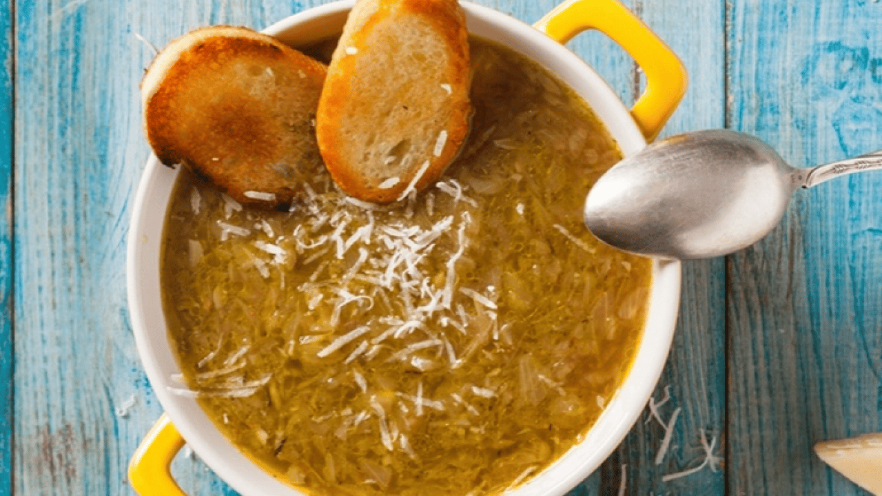 Foto - Dünya mutfaklarının vazgeçilmezi Fransız mutfağından enfes lezzet: Soğan çorbası tarifi! Daha denemediniz mi?