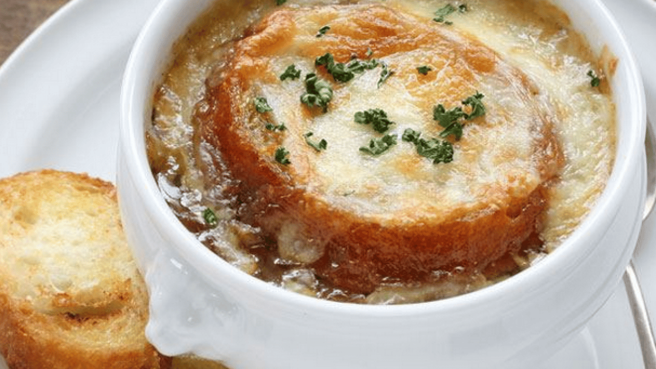 Foto - Dünya mutfaklarının vazgeçilmezi Fransız mutfağından enfes lezzet: Soğan çorbası tarifi! Daha denemediniz mi?