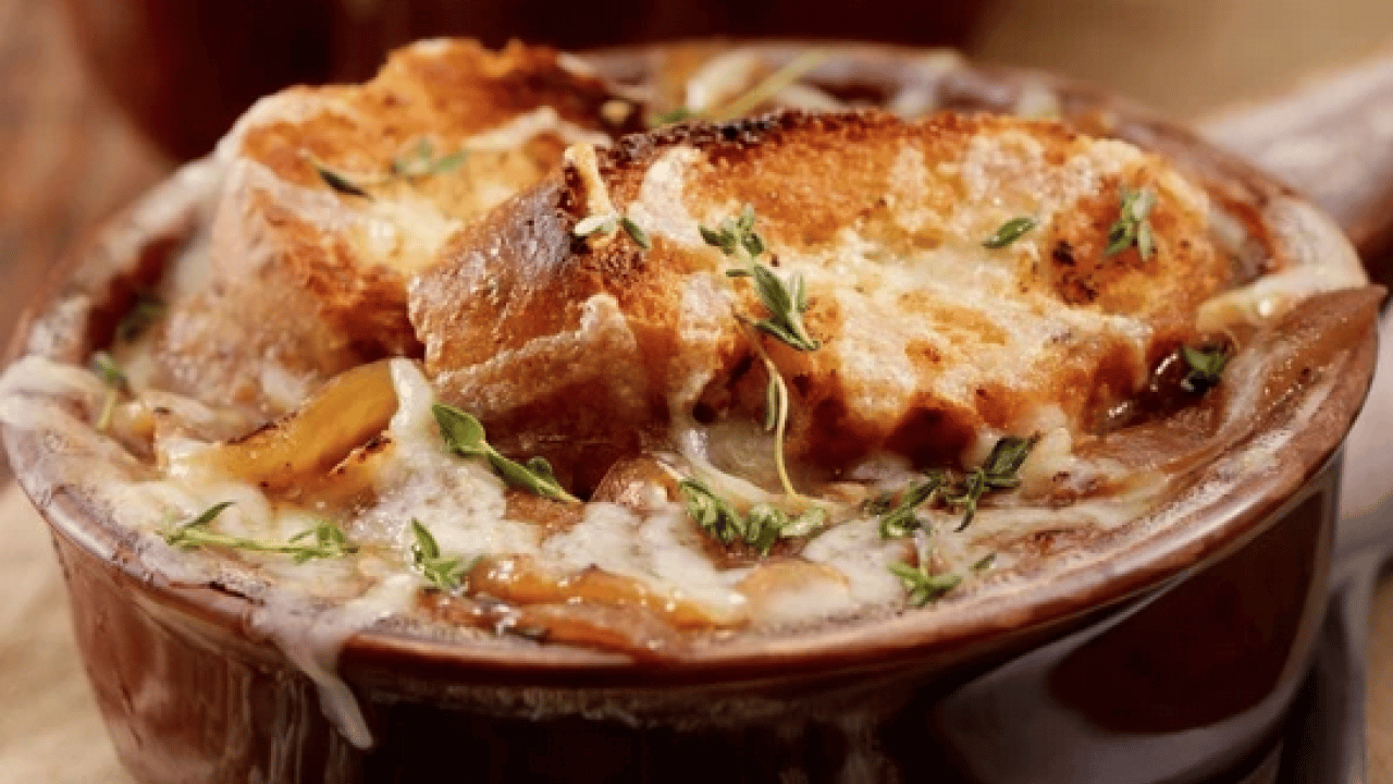 Foto - Dünya mutfaklarının vazgeçilmezi Fransız mutfağından enfes lezzet: Soğan çorbası tarifi! Daha denemediniz mi?