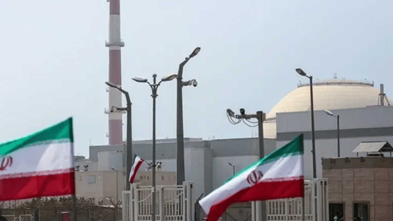 Foto - Dünya nükleer felaketin eşiğinde! Buşehr'den patlama sesleri yükseliyor: Rusya, 150 personelini tahliye etti