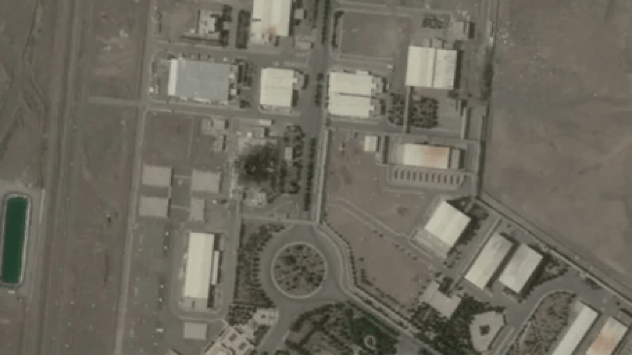 Foto - Dünya nükleer felaketin eşiğinde! Buşehr'den patlama sesleri yükseliyor: Rusya, 150 personelini tahliye etti