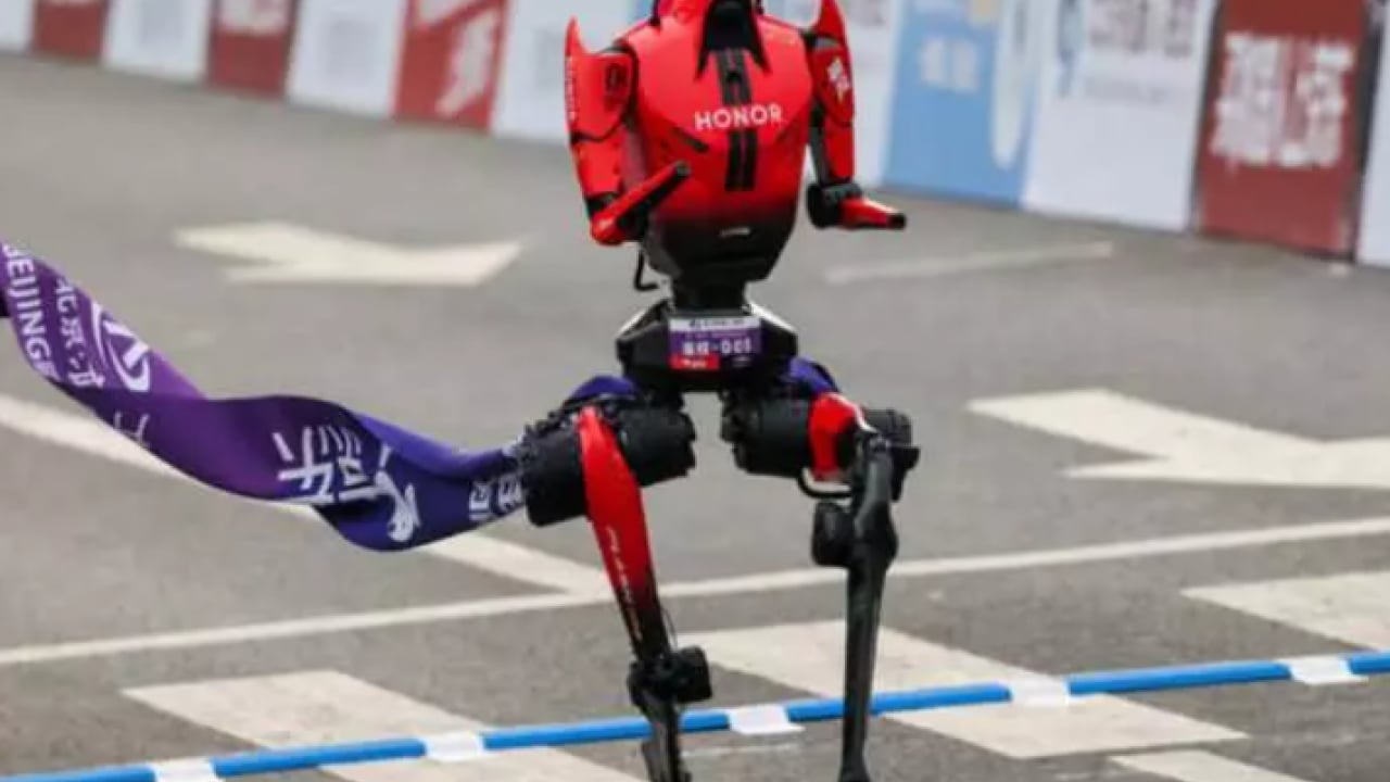 Foto - Dünya rekoru kırıldı: İnsansı robotlar maratonda yarıştı!