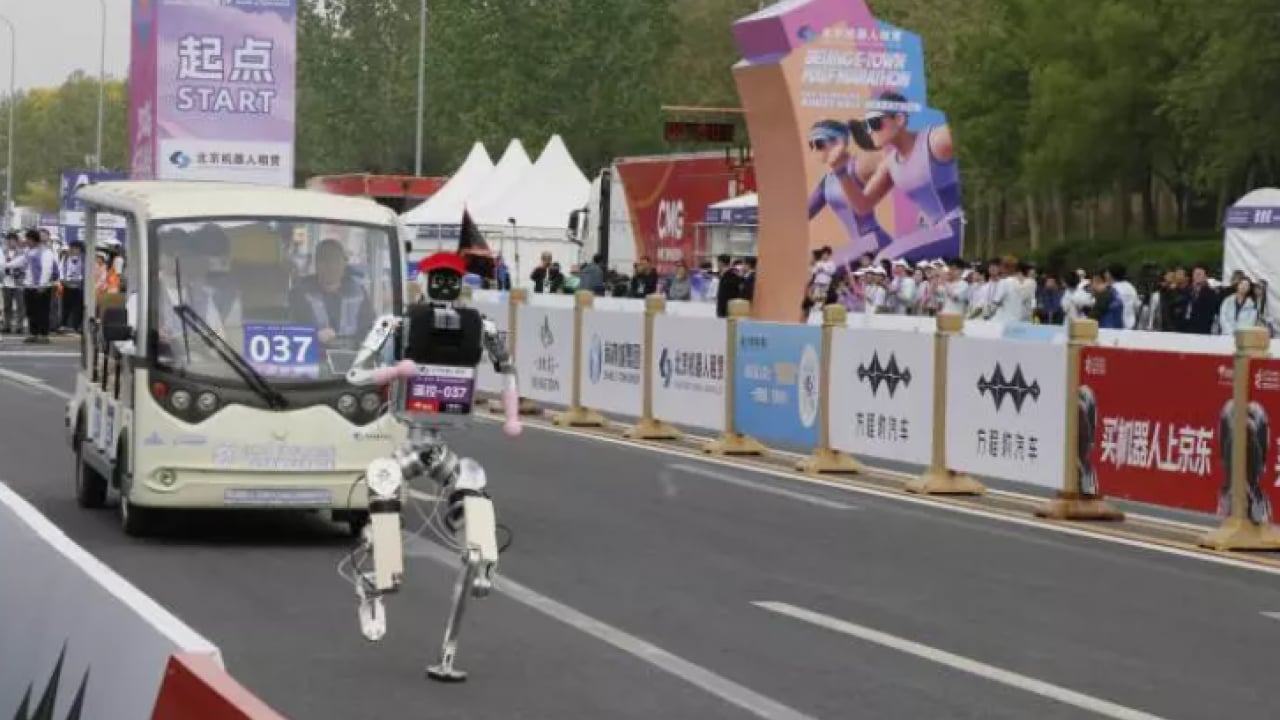 Foto - Dünya rekoru kırıldı: İnsansı robotlar maratonda yarıştı!