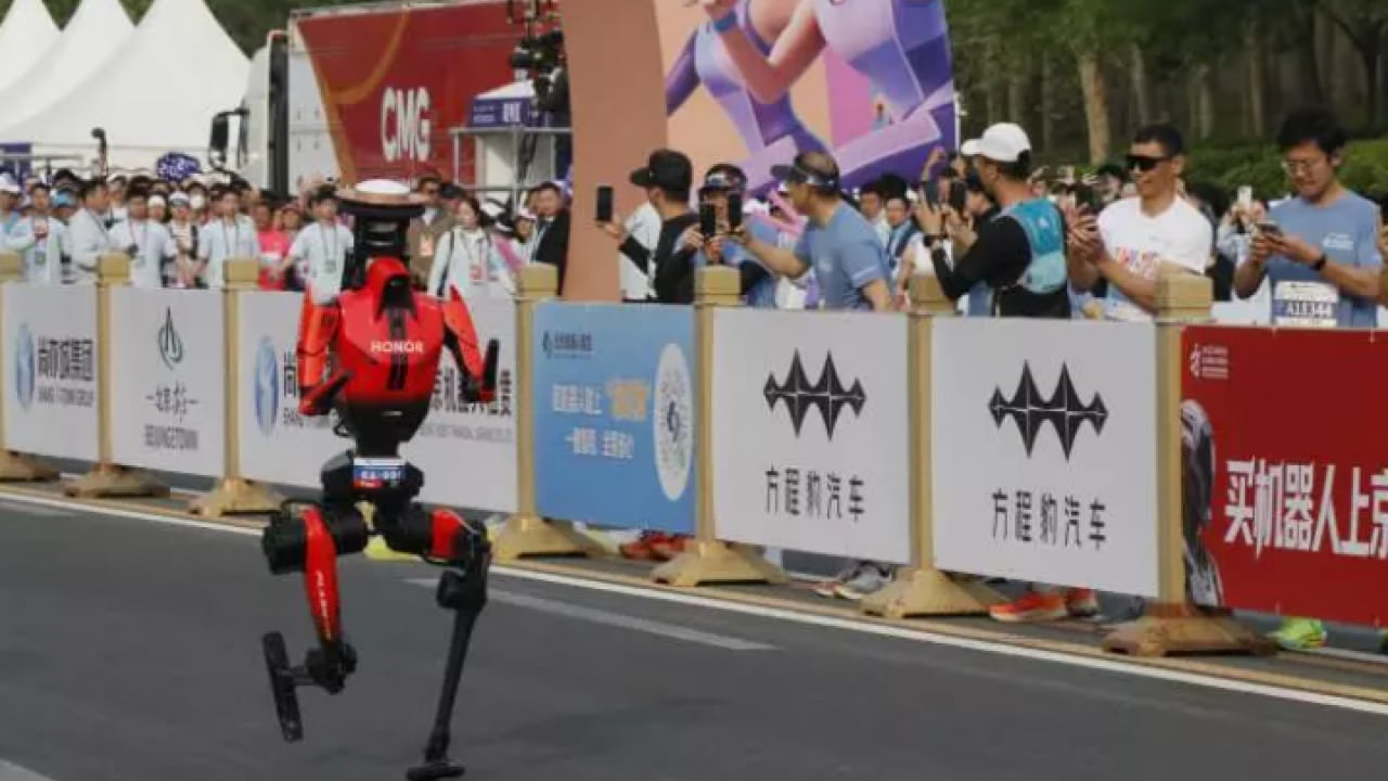 Foto - Dünya rekoru kırıldı: İnsansı robotlar maratonda yarıştı!