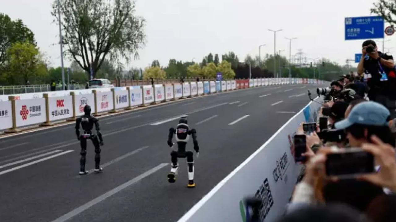 Foto - Dünya rekoru kırıldı: İnsansı robotlar maratonda yarıştı!