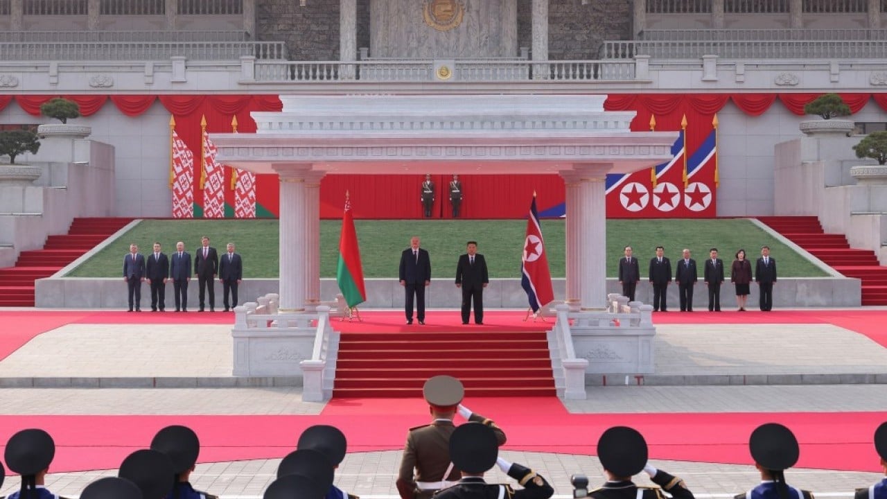 Foto - Dünya savaşı kapıdayken... Bir devlet başkanı daha Kuzey Kore'yi ziyaret etti