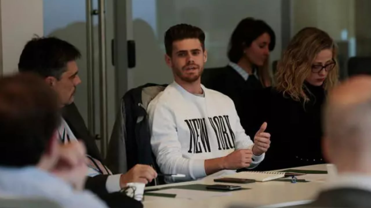 Foto - Ünlü oyuncu İstanbul'a aşık oldu! Sultanahmet Camii'ni gezdi, Türk kahvesi içti!