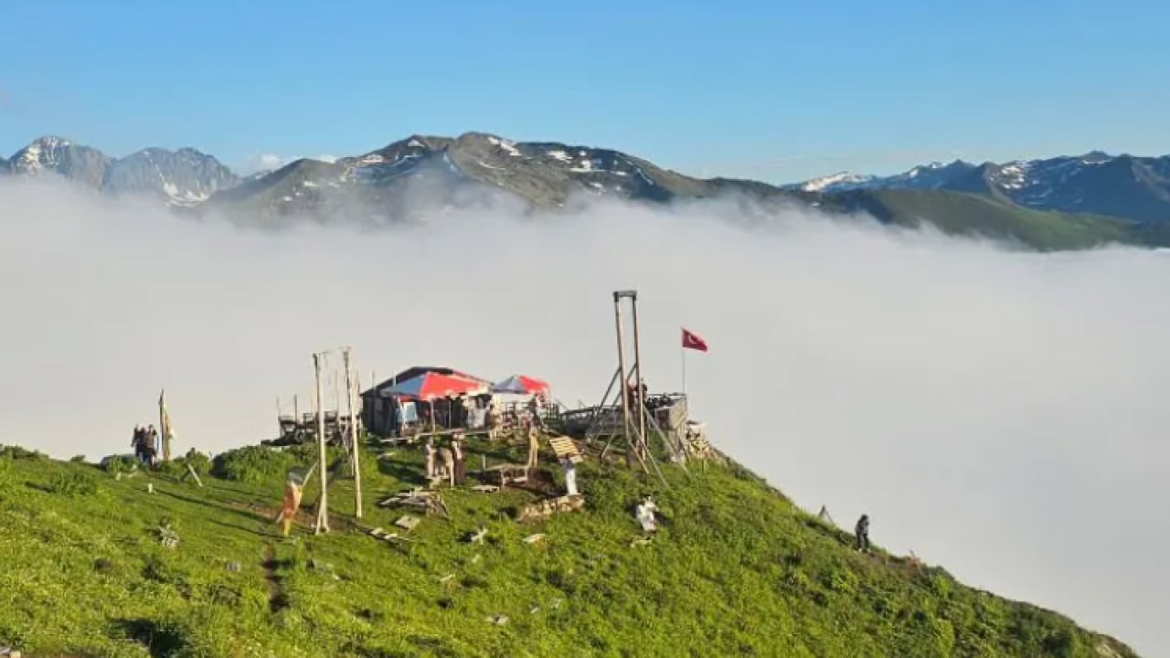 Foto - Dünyada emsali yok: Bulutların üstündeki yaylaya akın ediyorlar!
