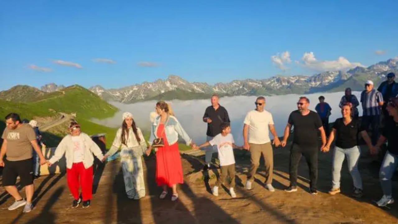 Foto - Dünyada emsali yok: Bulutların üstündeki yaylaya akın ediyorlar!