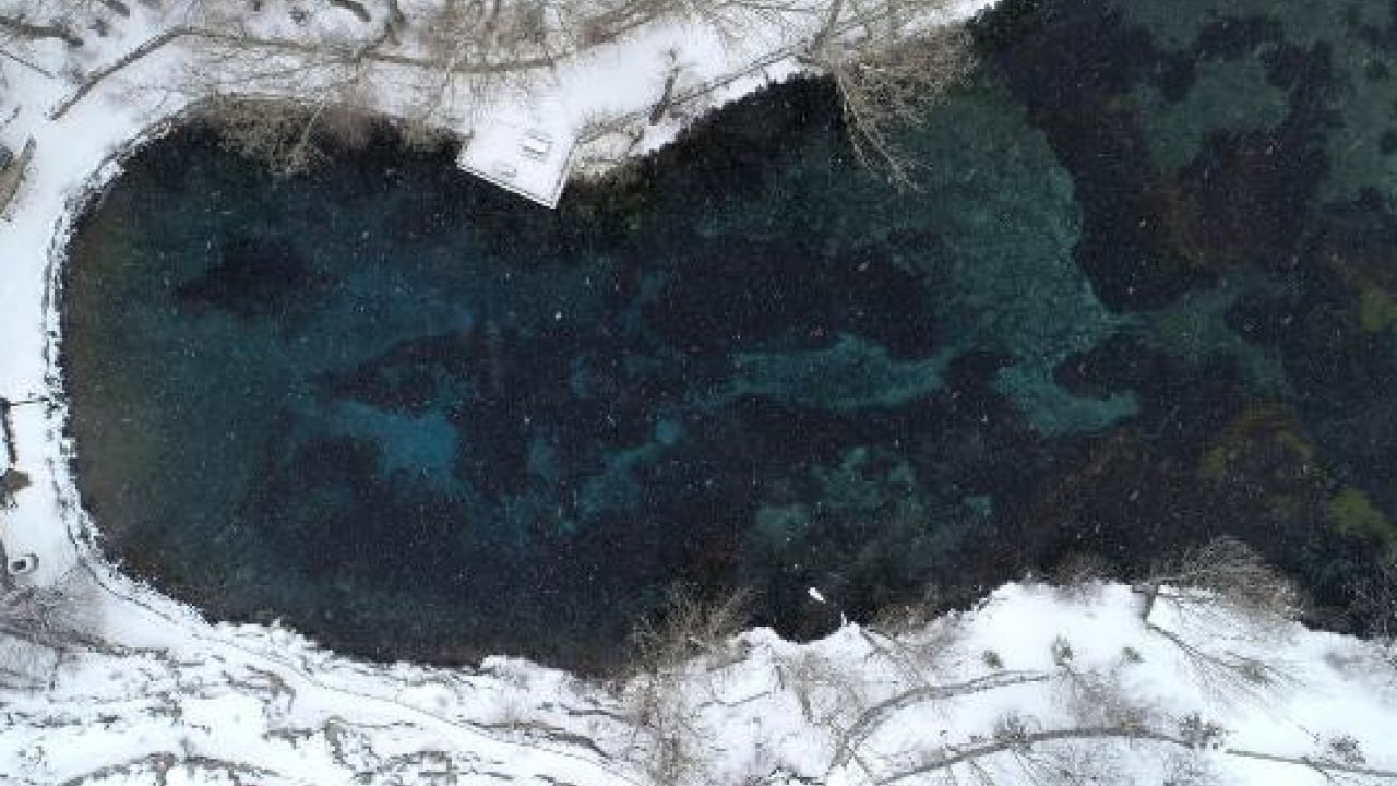 Foto - Dünyada emsali yok: Kentte her yer dondu bir tek o donmadı!